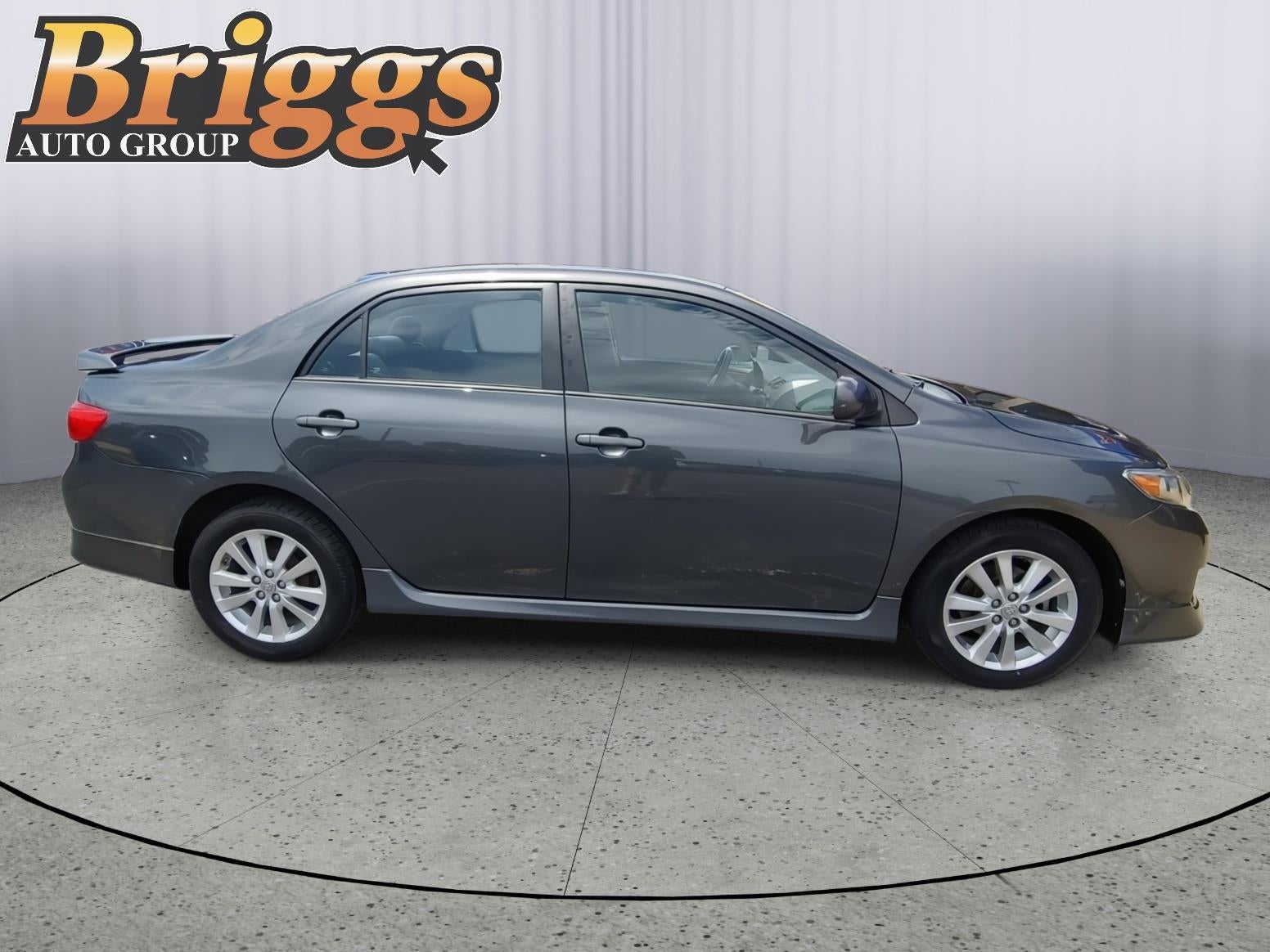 2010 Toyota Corolla — detail view