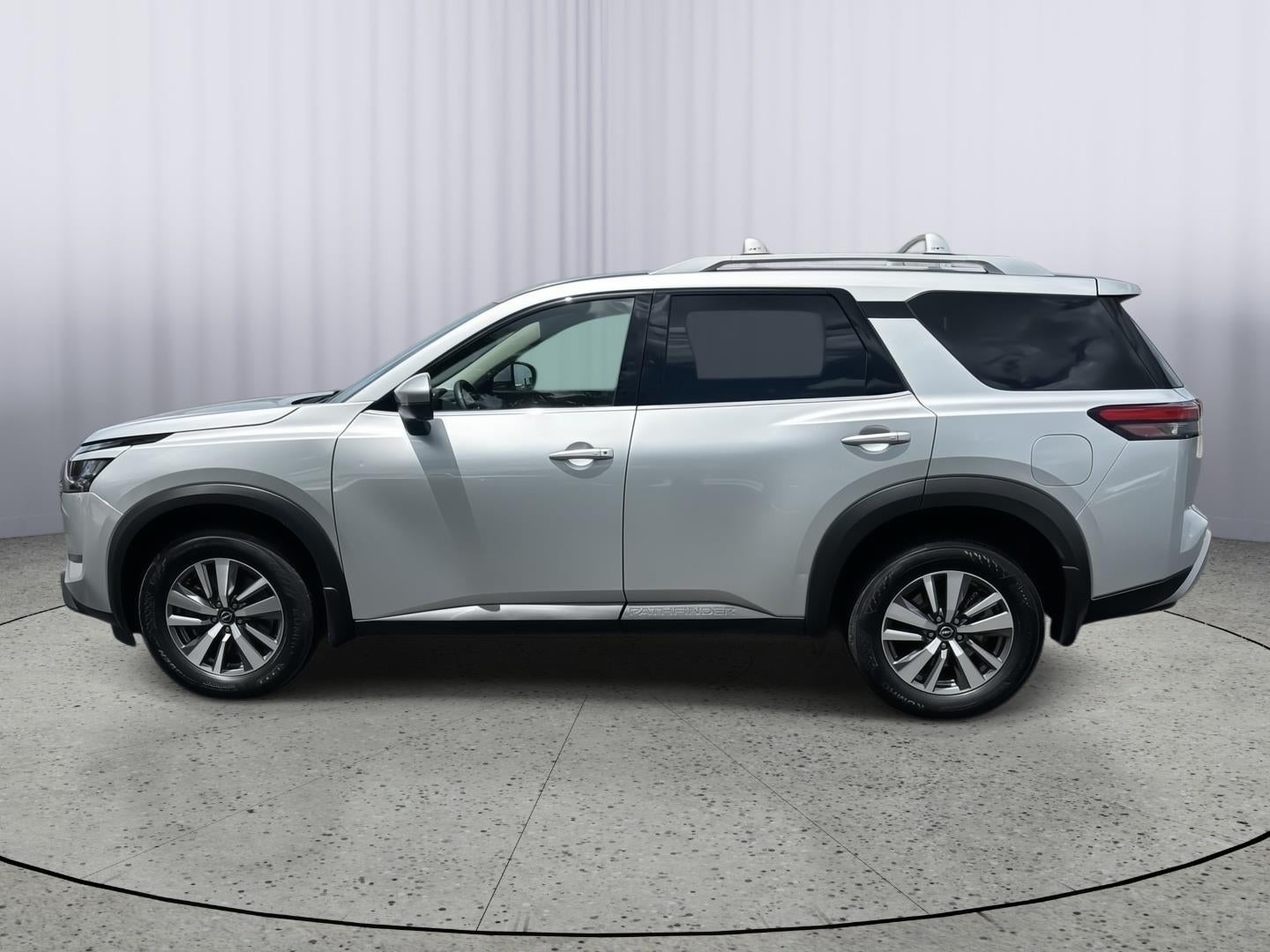 2025 Nissan Pathfinder — side profile view