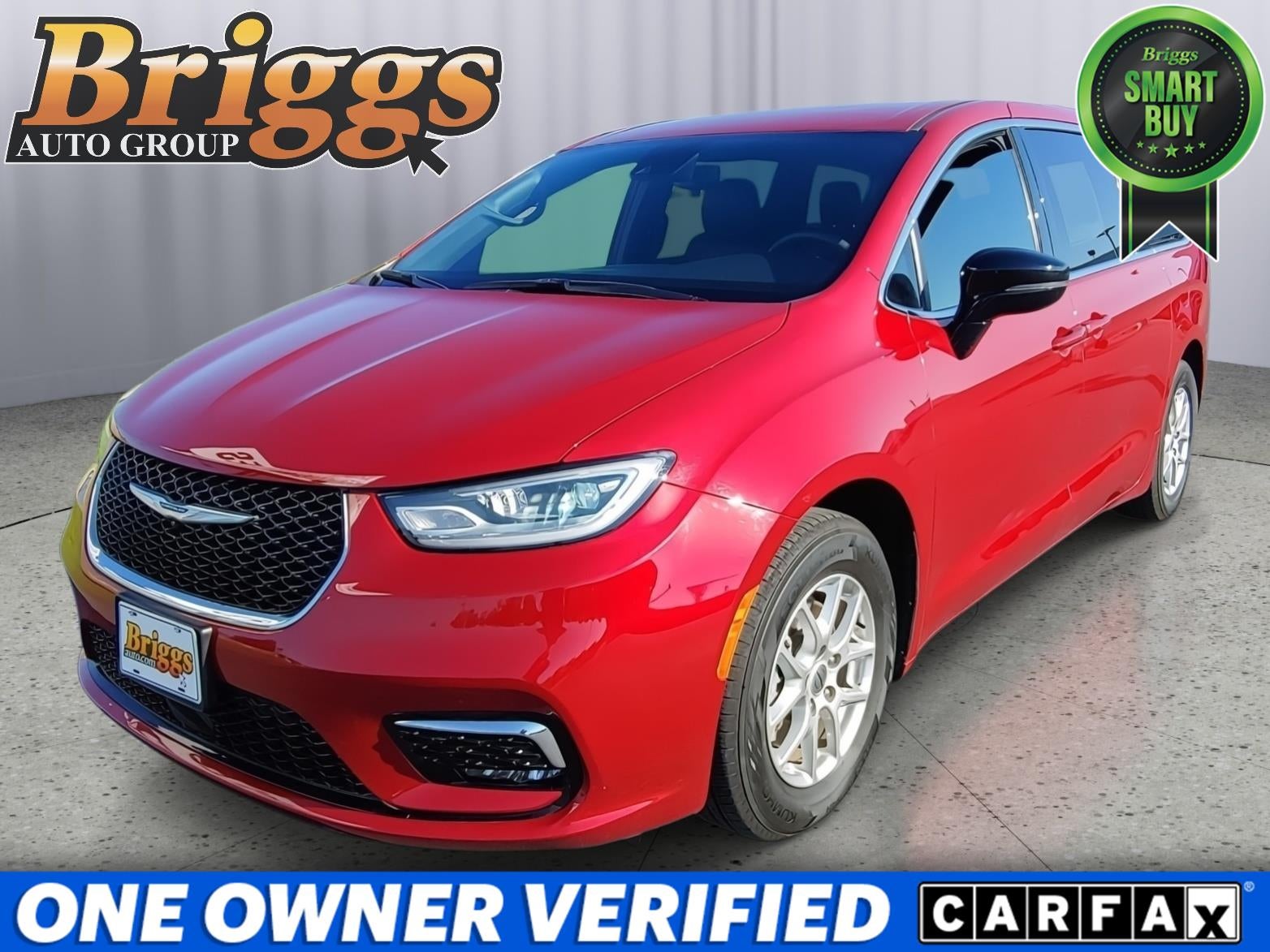 2025 Chrysler Pacifica Select in Red Hot Pearlcoat — front three-quarter view