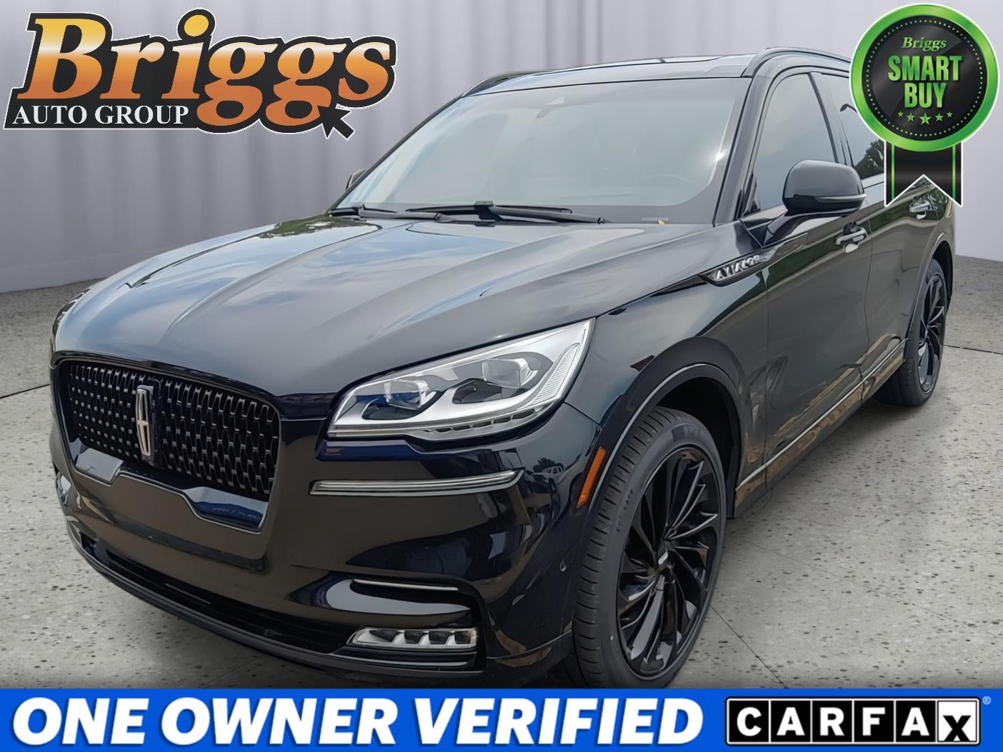 2022 Lincoln Aviator Reserve in Infinite Black Metallic Clearcoat — front three-quarter view