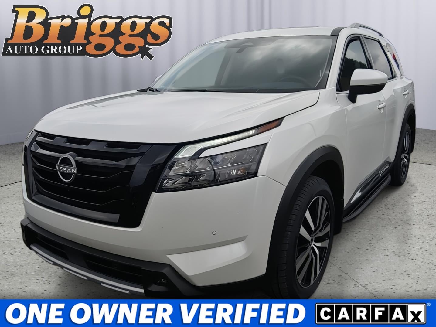 2025 Nissan Pathfinder Platinum in Everest White Pearl Tricoat — front three-quarter view