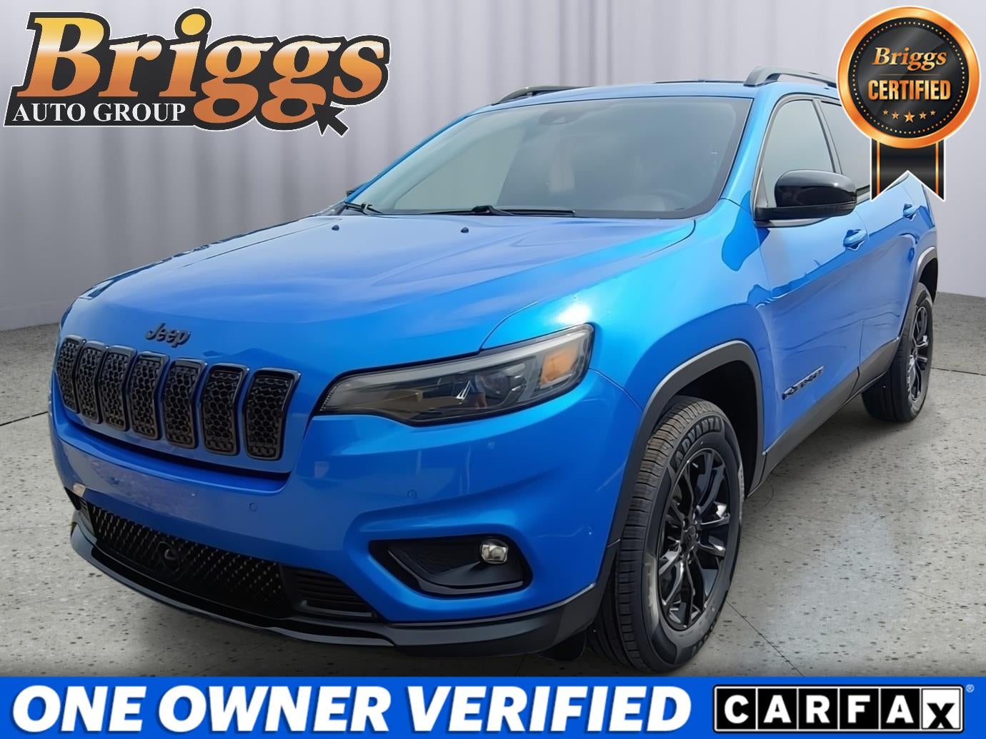 2023 Jeep Cherokee Altitude Lux in Hydro Blue Pearlcoat — front three-quarter view